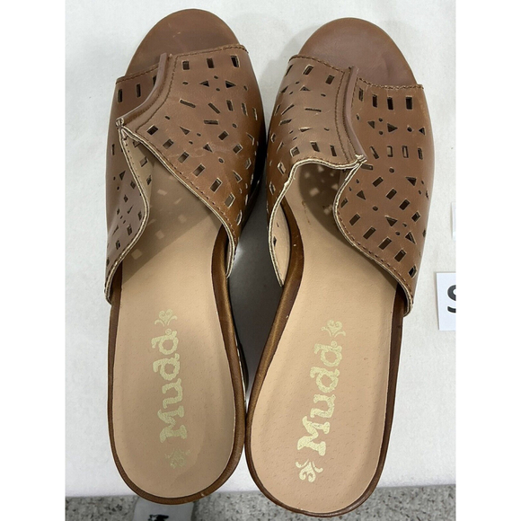 Womans Mudd Brown Slip On Perforated Faux Leather Cork Wedge Sandal 8.5 M - Picture 6 of 9